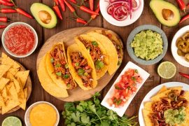 Receta de tacos mexicanos de carne, pollo, vegetarianos y salsas